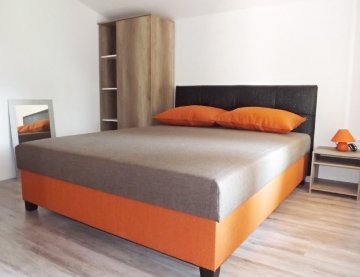 apartman sz&aacute;ll&aacute;s